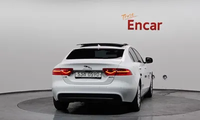 Jaguar XE 2016, 73832 км, за 5901.27 USD