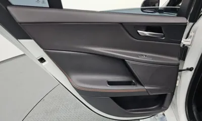 Jaguar XE 2016, 73832 км, за 5901.27 USD - фото 25