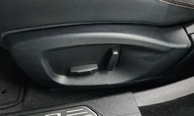 Jaguar XE 2016, 73832 км, за 5901.27 USD - фото 31