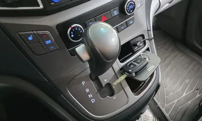 Hyundai Starex 2020, 127157 км, за 9977.68 USD - фото 9