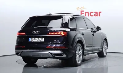 Audi Q7 2021, 103517 км, за 30936.03 USD