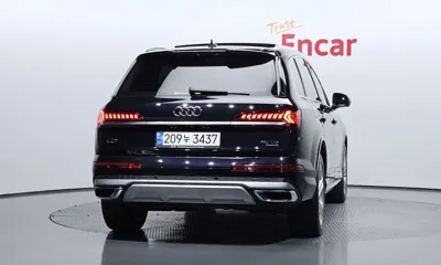 Audi Q7 2021, 103517 км, за 30936.03 USD