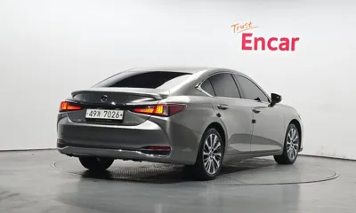 Lexus ES 2019, 103492 км, за 20860.91 USD