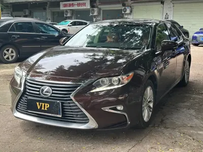Lexus ES · 2018 год
