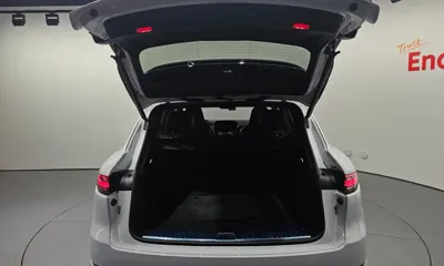 Porsche Cayenne 2020, 56915 км, за 54046.99 USD - фото 20
