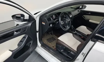 Volkswagen Jetta 2014, 114205 км, за 3216.49 USD - фото 10