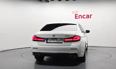 BMW 5-Series 2023, 26468 км, за 30794.68 USD