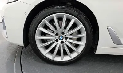 BMW 5-Series 2023, 26468 км, за 30794.68 USD