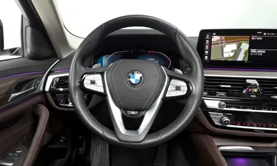 BMW 5-Series 2023, 26468 км, за 30794.68 USD - фото 13