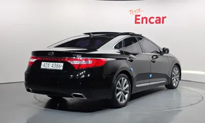 Hyundai Grandeur 2015, 107620 км, за 5842.2 USD