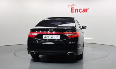 Hyundai Grandeur 2015, 107620 км, за 5842.2 USD