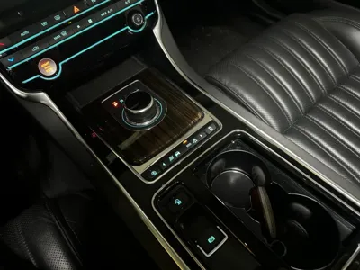 Jaguar XF 2018, 84541 км, за 8782.21 USD - фото 9