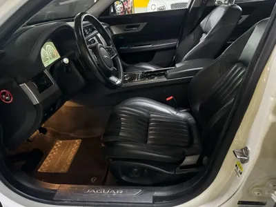 Jaguar XF 2018, 84541 км, за 8782.21 USD - фото 11