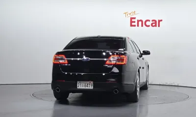 Ford Taurus 2017, 120298 км, за 4297.71 USD