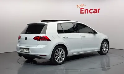 Volkswagen Golf 2015, 135536 км, за 5814.34 USD
