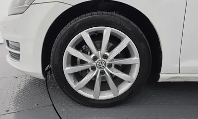 Volkswagen Golf 2015, 135536 км, за 5814.34 USD