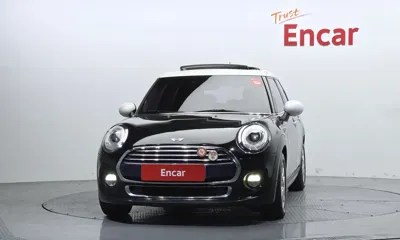 MINI Cooper 2017, 147206 км, за 4128.92 USD