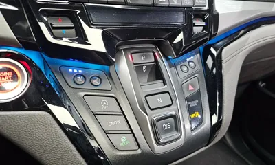 Honda Odyssey 2018, 178903 км, за 10401.09 USD - фото 9