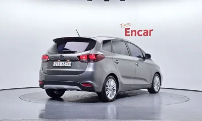 Kia Carens 2018, 122413 км, за 7264.68 USD