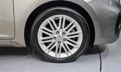 Kia Carens 2018, 122413 км, за 7264.68 USD