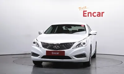Hyundai Grandeur 2015, 120554 км, за 5616.12 USD