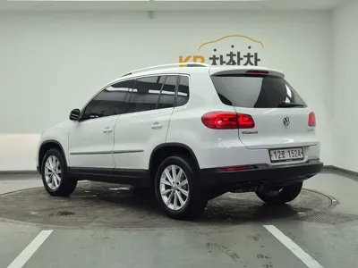 Volkswagen Tiguan 2016, 211001 км, за 3903.2 USD