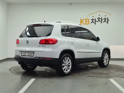 Volkswagen Tiguan 2016, 211001 км, за 3903.2 USD