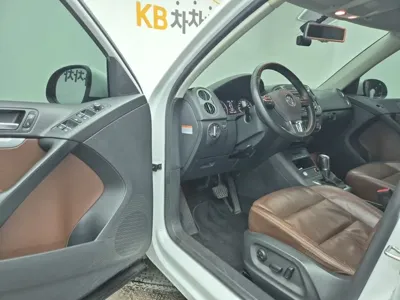 Volkswagen Tiguan 2016, 211001 км, за 3900.41 USD - фото 16