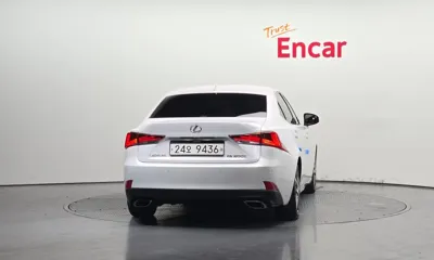 Lexus IS 2017, 101125 км, за 13544.76 USD