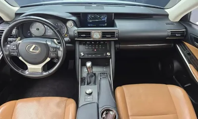 Lexus IS 2017, 101125 км, за 13544.76 USD - фото 7