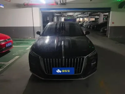 Hongqi Hongqi H5 2024, 26400 км, за 14018.12 USD