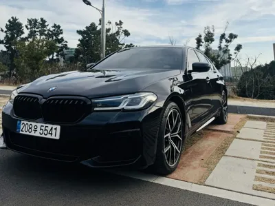 BMW 5-Series · 2021 год