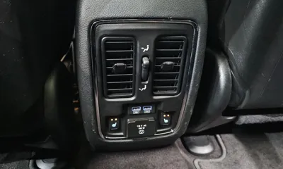 Jeep Cherokee 2019, 114582 км, за 11068.41 USD - фото 19