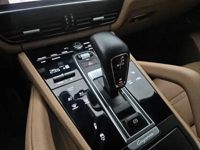 Porsche Cayenne 2023, 52191 км, за 61704.08 USD - фото 7