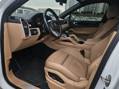 Porsche Cayenne 2023, 52191 км, за 61704.08 USD - фото 9