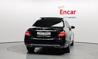 Mercedes-Benz E-Class 2017, 96794 км, за 16345.02 USD