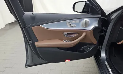 Mercedes-Benz E-Class 2021, 55008 км, за 21498.38 USD - фото 24