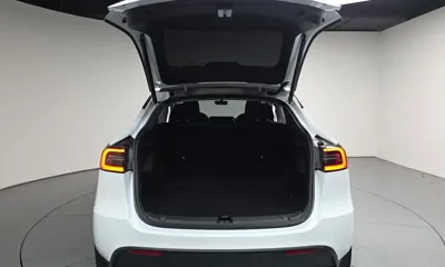 Tesla Model Y 2024, 24944 км, за 27933.42 USD - фото 19