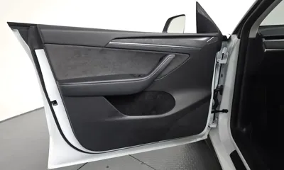 Tesla Model Y 2024, 24944 км, за 27933.42 USD - фото 24