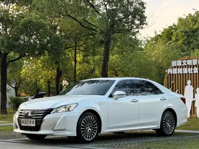 Toyota Crown · 2018 год