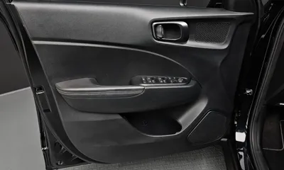 Hyundai Venue 2023, 30590 км, за 15622.95 USD - фото 24