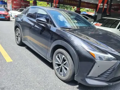 Lexus RZ 2024, 63000 км, за 18953.09 USD