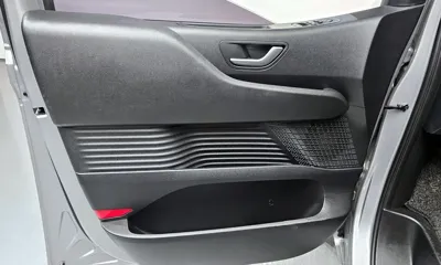 Hyundai Staria 2024, 32886 км, за 20511.81 USD - фото 24
