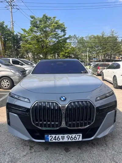 BMW 7-Series · 2025 год
