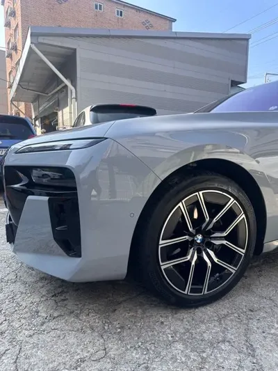 BMW 7-Series 2025, 21000 км, за 71919.67 USD