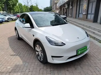 Tesla Model Y 2023, 75700 км, за 23781.09 USD