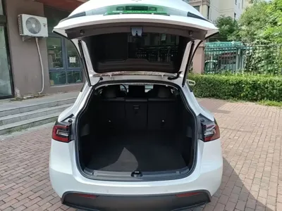 Tesla Model Y 2023, 75700 км, за 23567.25 USD - фото 19