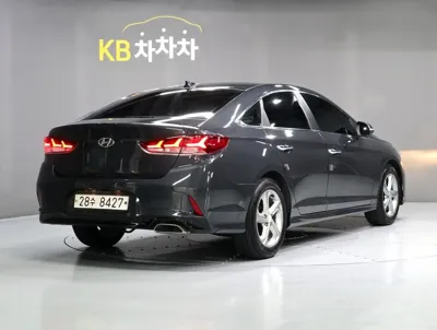 Hyundai Sonata 2018, 84426 км, за 7622.15 USD