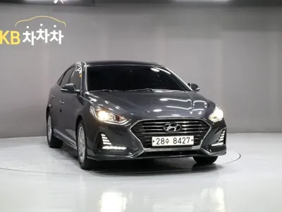 Hyundai Sonata 2018, 84426 км, за 7622.15 USD