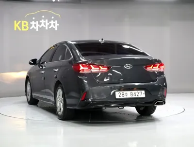 Hyundai Sonata 2018, 84426 км, за 7622.15 USD
